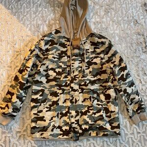 New with tags mens size XL camouflage jacket.